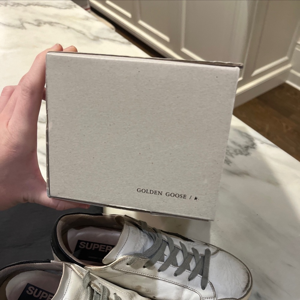 Golden Goose White Distressed Sneakers with Black Star - Picture 10 of 10